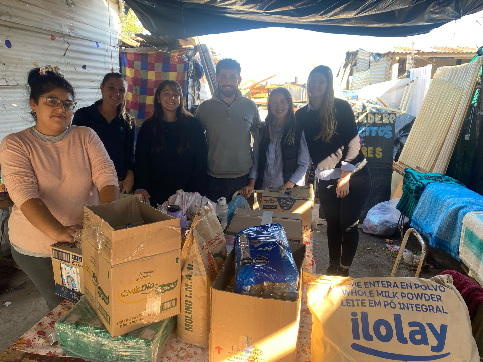 Donación a 'Botoncitos de Colores' del Barrio Italia.